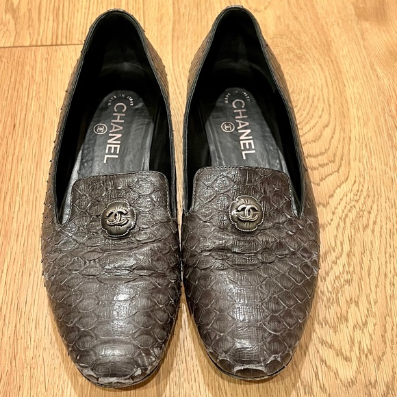 CHANEL Snakeskin loafers - Picture 1 of 10